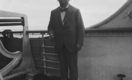 [David Lloyd George aboard a ship]