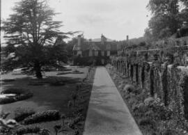 Llangedwyn Hall & Terrace Looking West