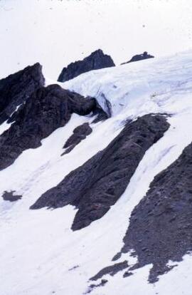[Snow & rocks II]