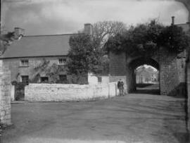 The Arch & Cottage, Cowbridge